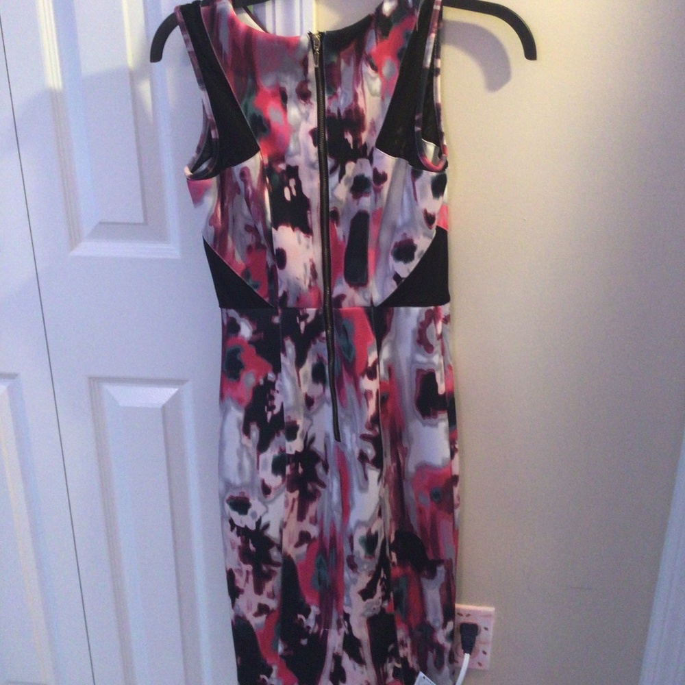 Dress - Picture 2 of 5
